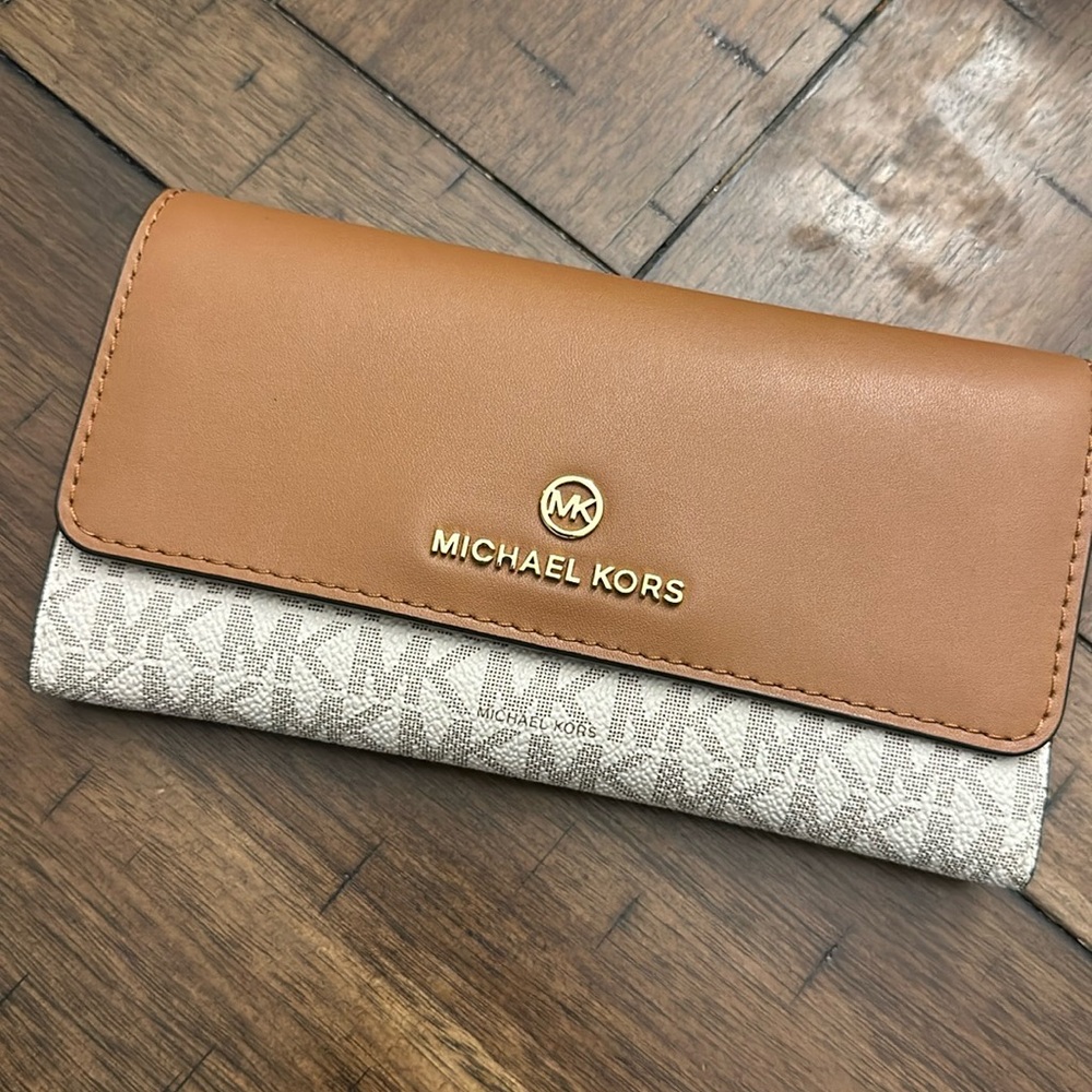 Michael kors wallet